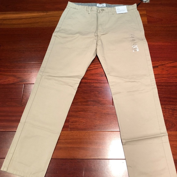 Calvin Klien Chinos (New w/ Tags) - Picture 1 of 4